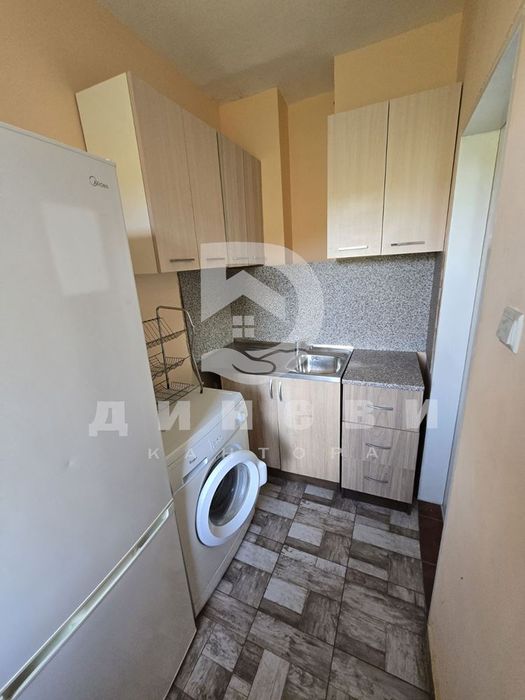 Продава боксониера в Три чучура север