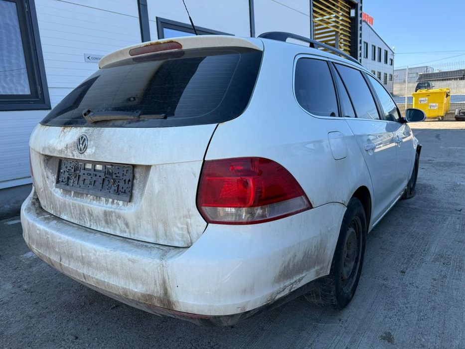 Dezmembrez / Dezmembrari / Piese / Accesorii Vw golf 5 break 2008 alb 1.9 BLS volan stanga