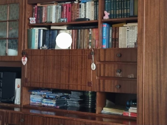 Продам  Стенку для гостиной, дачи.