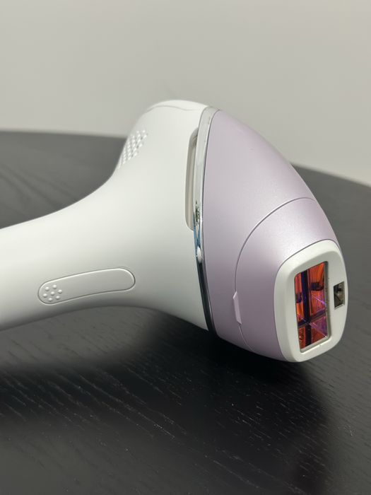 Epilator IPL Philips Lumea Seria 8000 BRI947/00
