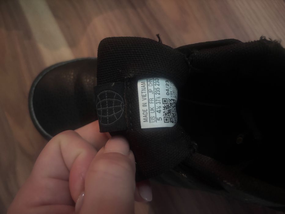 Adiasi ADIDAS in stare foarte buna