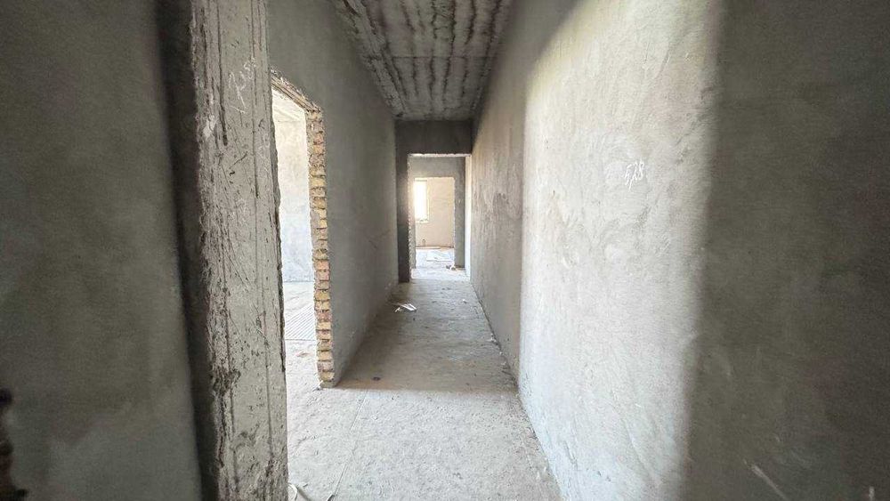 Urganchda Shovot kanalida 120m² yangi kvartira sotiladi