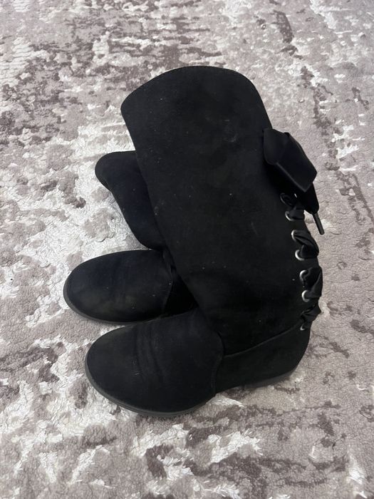 Cizme fetite in stare buna nr 29 foarte frumoase 20 cm in interior