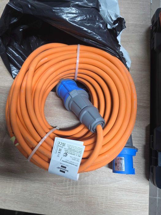 Cablu prelungitor camping CEE-CEE/SCHUKO - 25 metri BRENNESTUHL