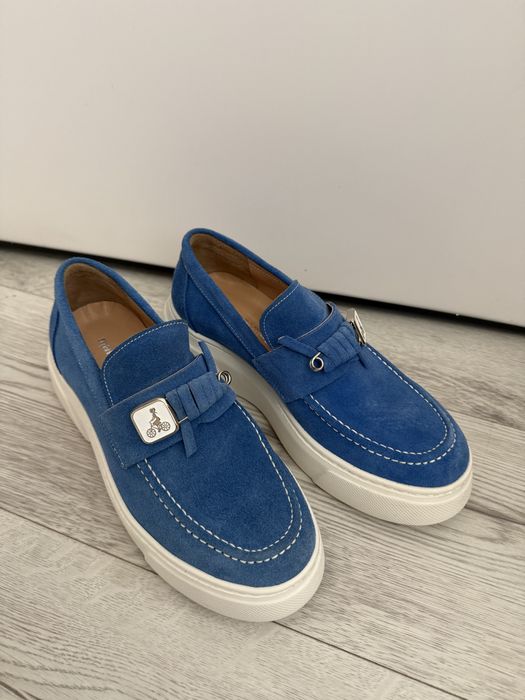 Продам новую обувь синего цвета от турецкого бренда Marani Magii.