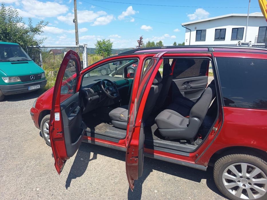 Volkswagen Sharan 1.9 TDI anul 2007 Automată