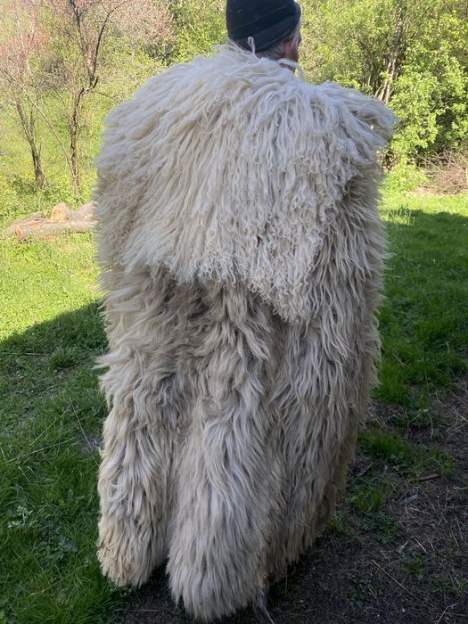 Vand cojoc ciobanesc cusut manual