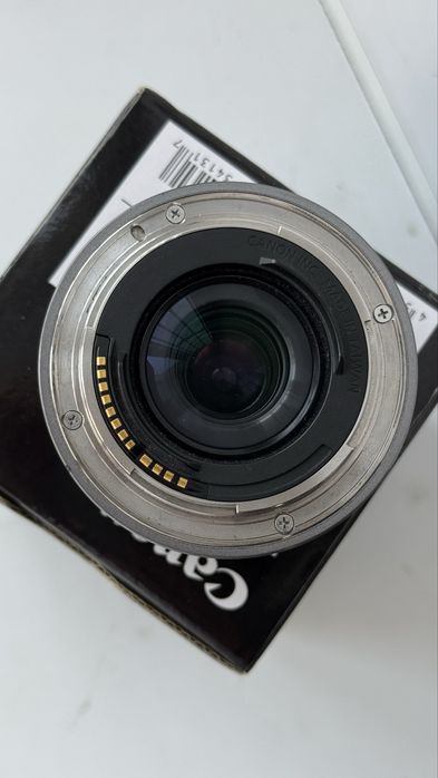 Canon RF 16mm f/2.8 STM