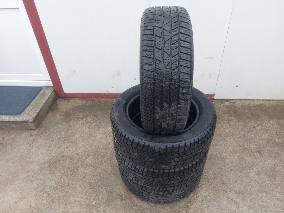 135 lei bucata! Set anvelope M+S/IARNA 205 55 r16 Continental! 7 mm