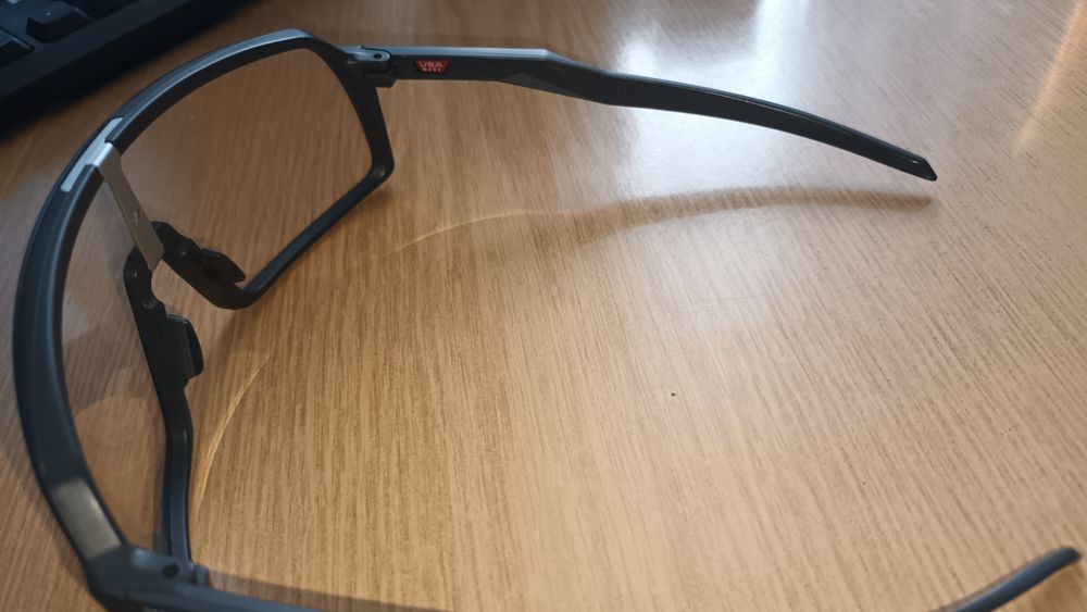 Oakley Sunglasses Sutro 009406 Carbon Frame Photochromic Lense