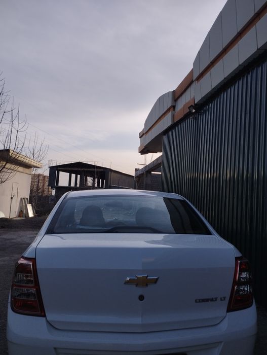 Автомобиль кобальт