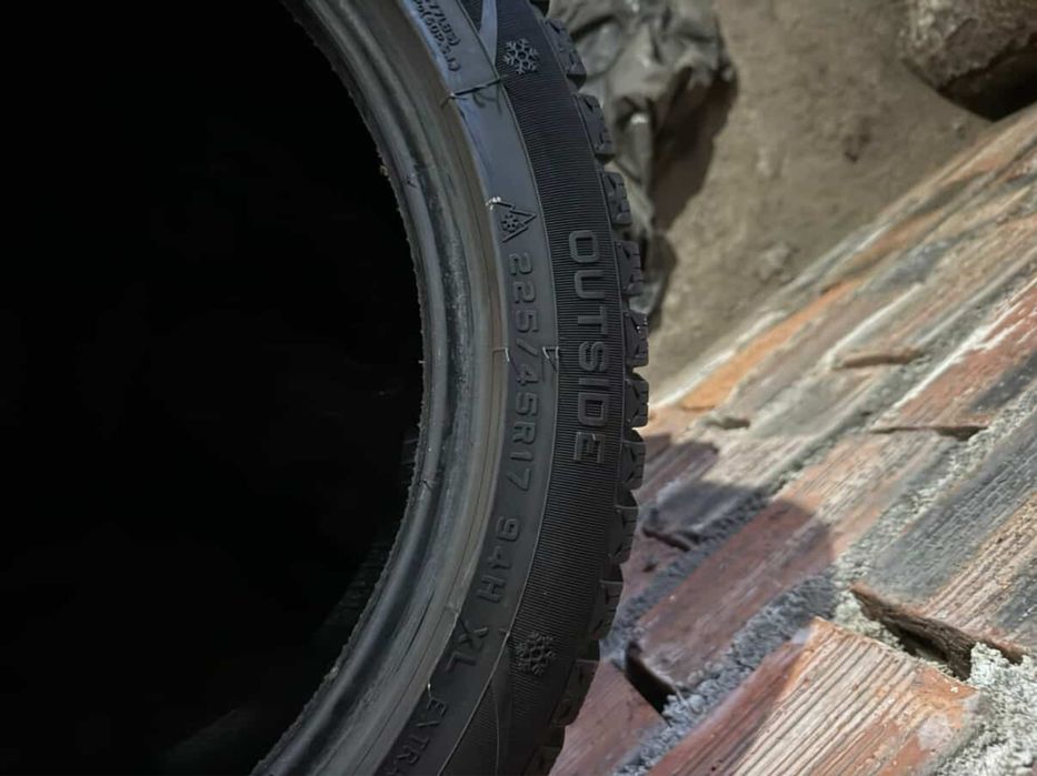 Гуми зимни 225/45/17 Sunfull