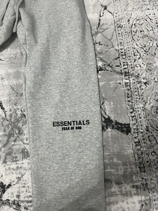 Pantaloni Essentials