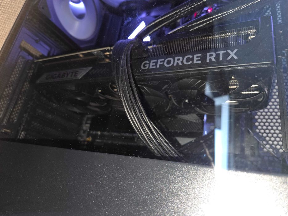 Placa Video Gigabyte 5070 Ti Windforce SFF 16GB