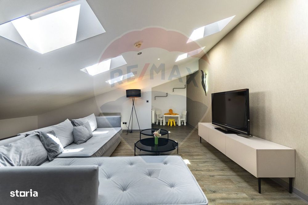 Apartament cu 4 camere de vânzare