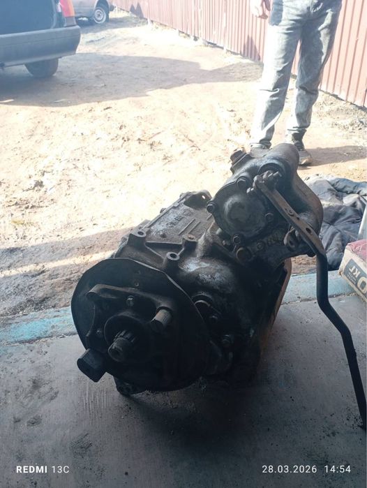 Продам коробку с раздаткой на зил