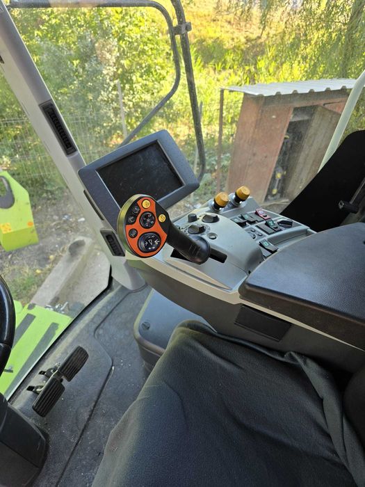 Vand combina Claas Montana 630 , 4*4 , cu heder 6 m paioase