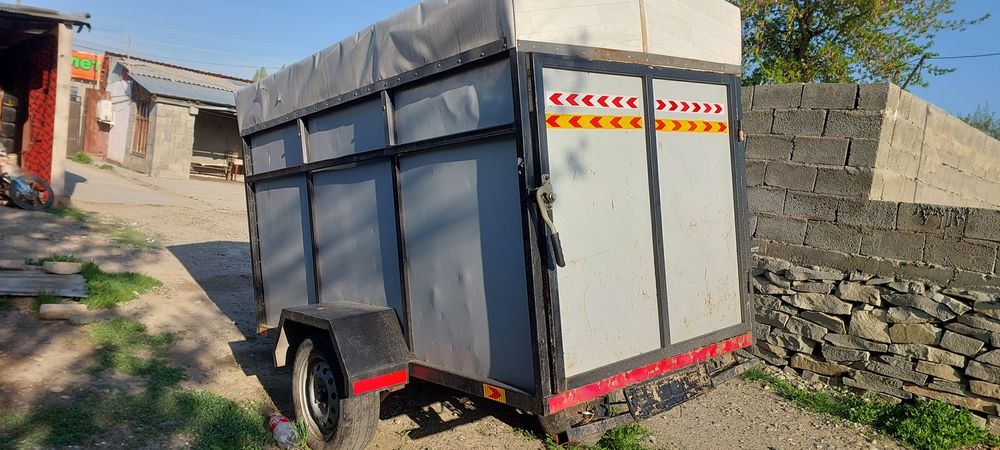 Прицеп сатылады.