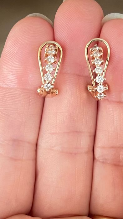 Cercei din aur cu diamante „rând de pietre”, aur 585 (14K).