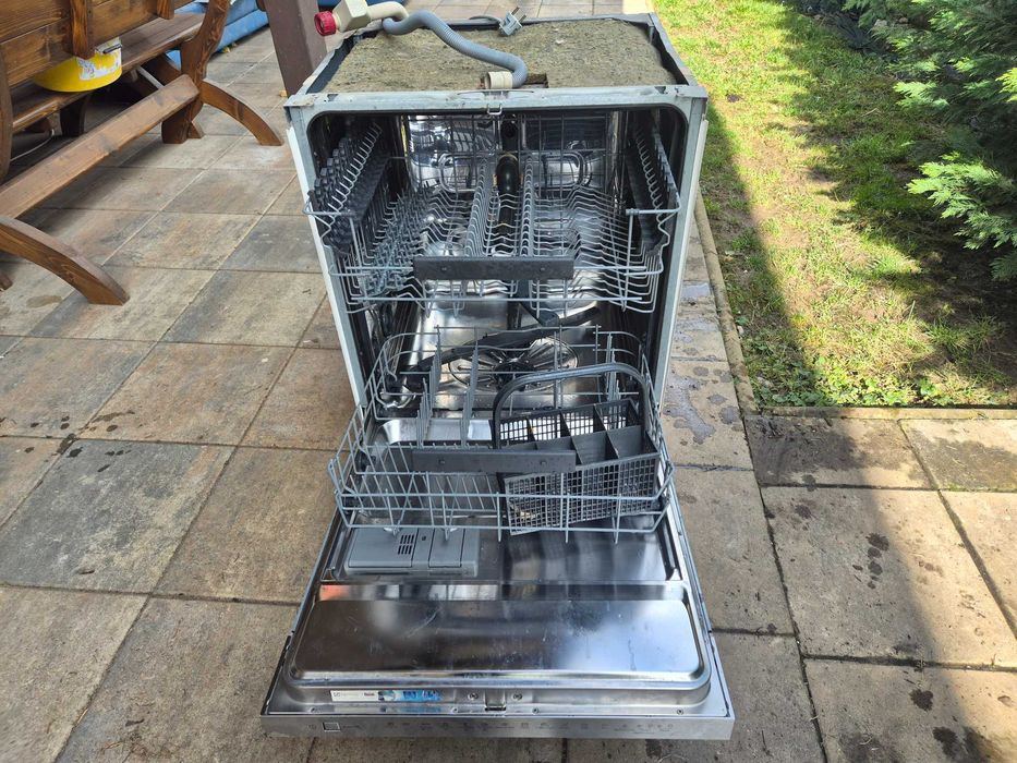 Masina de spalat vase Electrolux-defecta