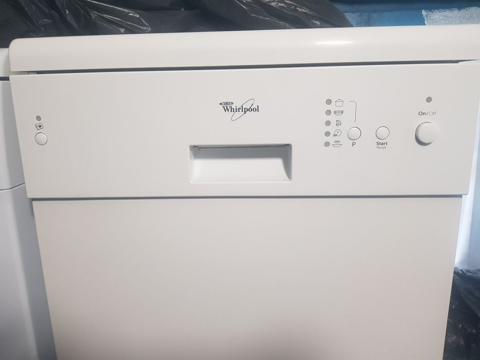 Mалка свободно-стояща Съдомиялна Whirlpool