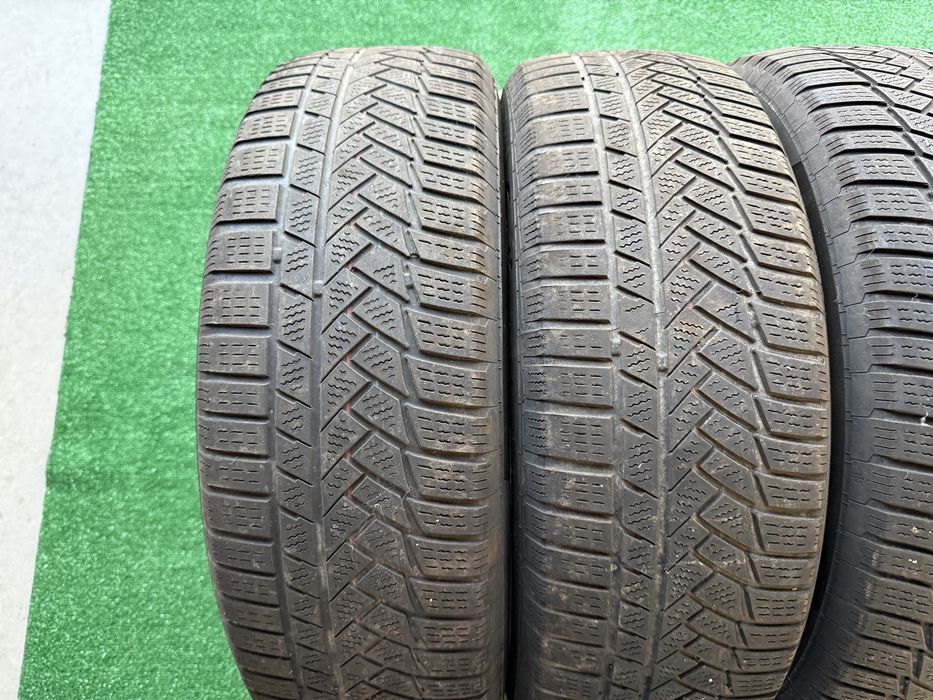 4бр. Зимни Гуми С Борд 215/65R/17 SUV -CONTINENTAL- DOT:1719- 4.9мм.+3.3мм. *60€ за 4бр.*