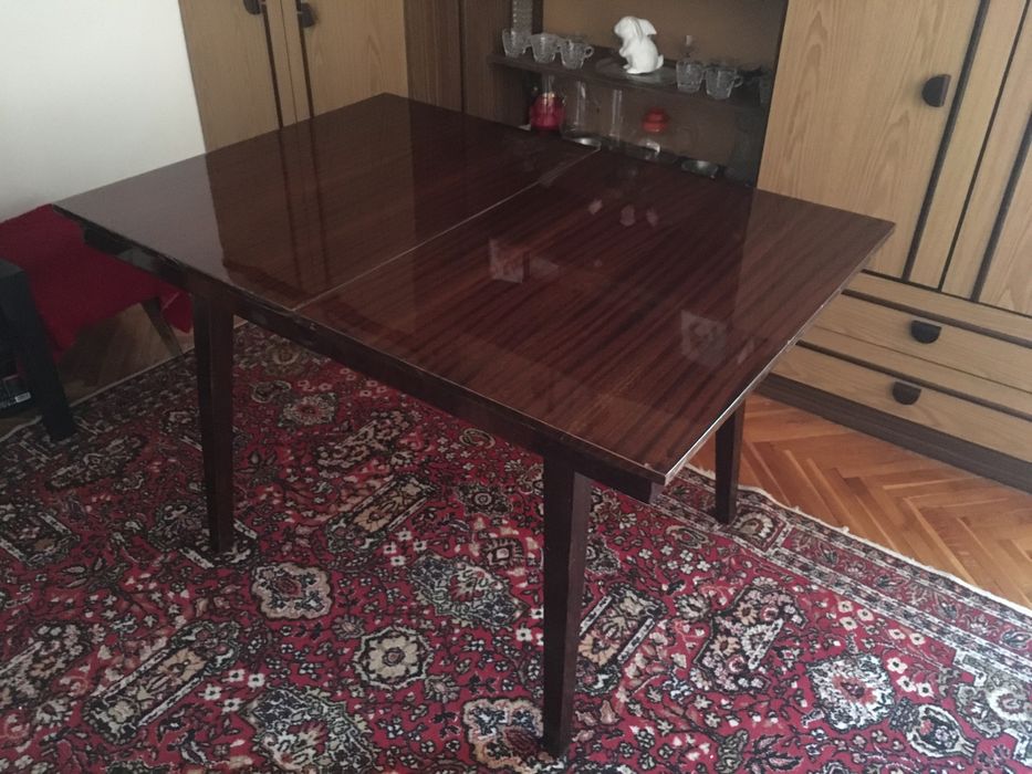 Трапезна маса разтегателна