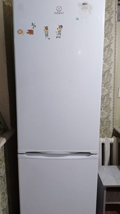 Холодильник сатылады