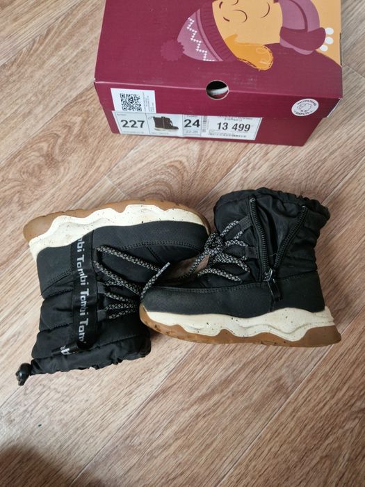 Продам детские зимние сапожки