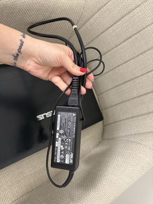 Черен Лаптоп ASUS