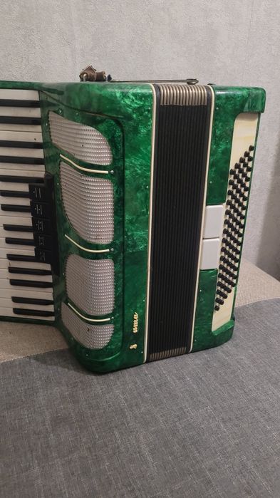 Продам аккордеон