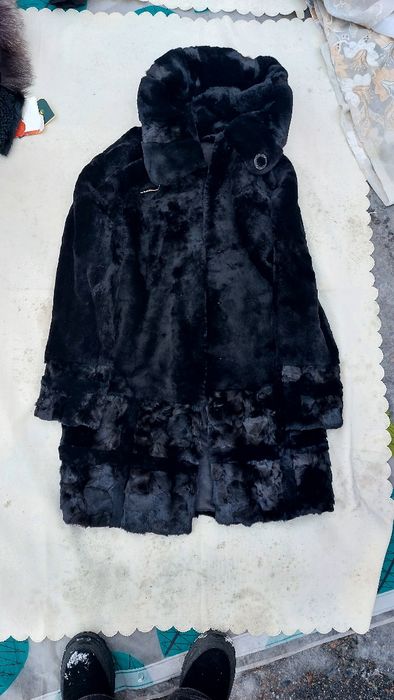 Шуба чёрная кролик.