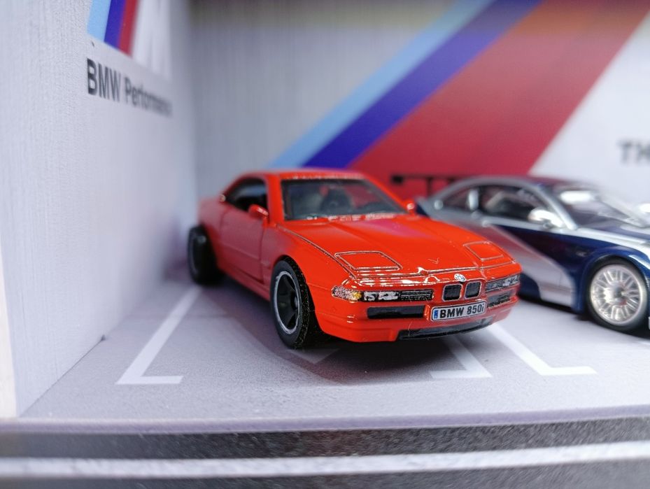 Bmw 1:64 модельки