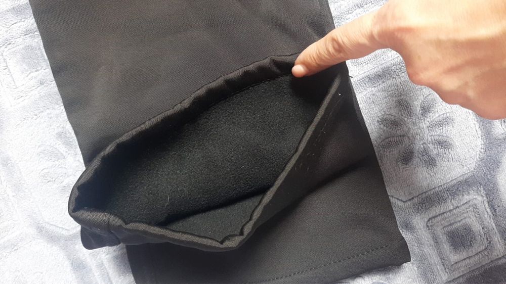 Продам школьные штаеа теплые новые
