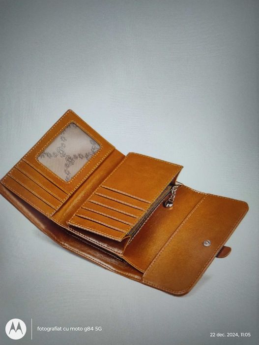Portofel dama maro deschis din piele naturala