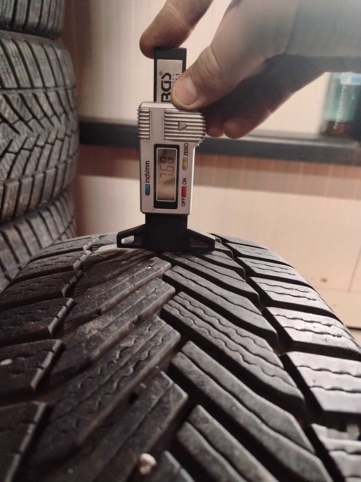 2бр.зимни гуми 205/60/16 Michelin