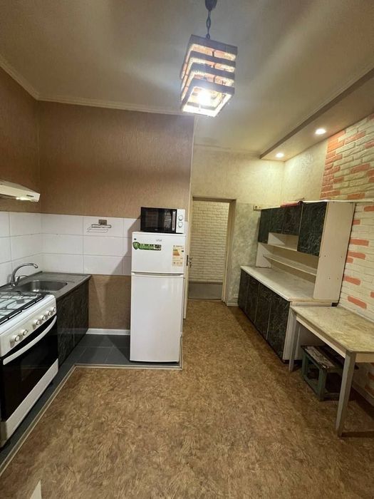 Чиланзар 1 квартал 1 этаж 2х комнатная Высокополочка ХалкБанк