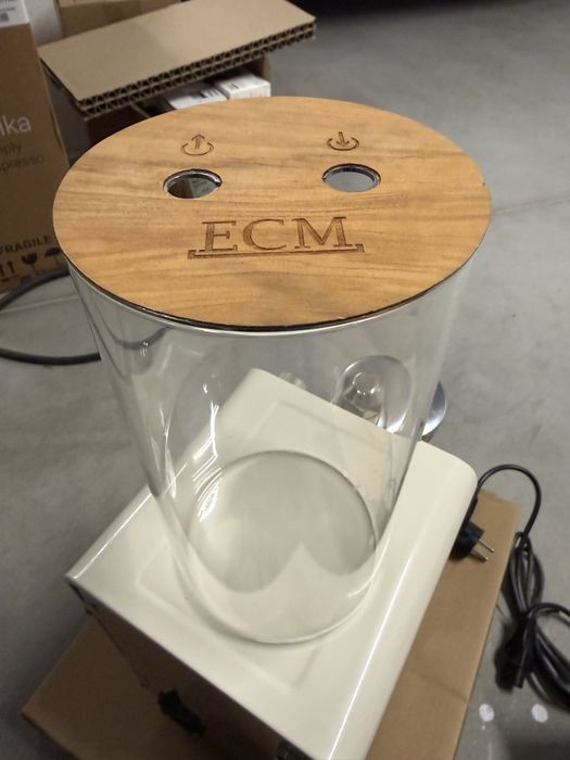 Ecm Puristika Cream Espresso Machine еспресо машина за кафе на зърна