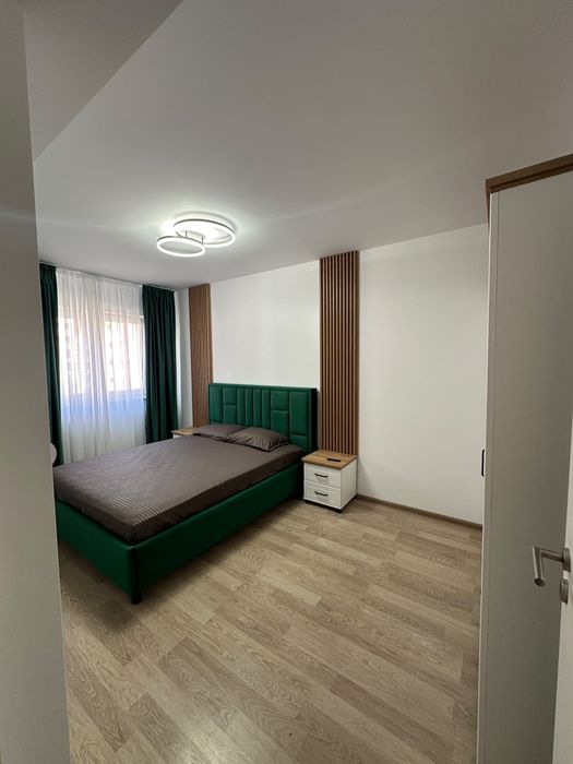 Proprietar inchiriez apartament zona Coresi