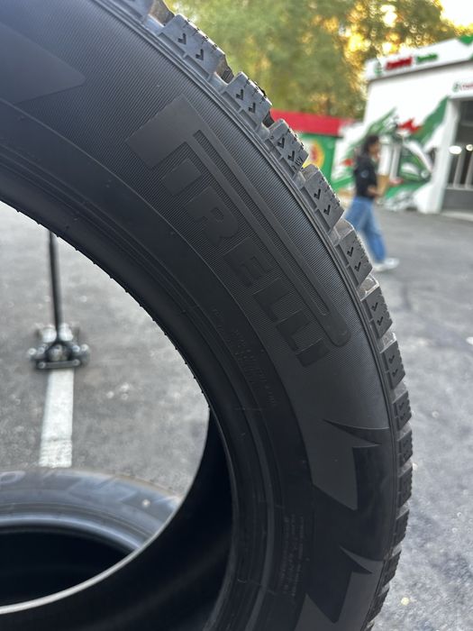 235/55/20 Pirelli шипы комплект