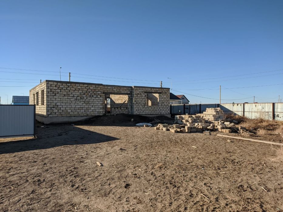 Срочно Продам:недостроенный Дом размер 15*14м