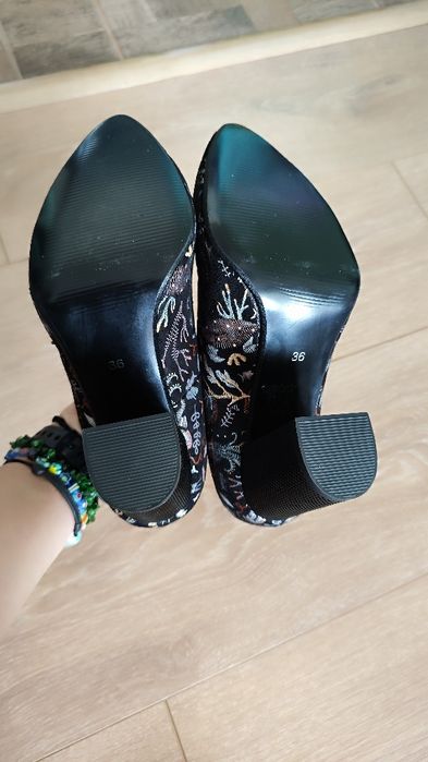 Дамски обувки и ботуши