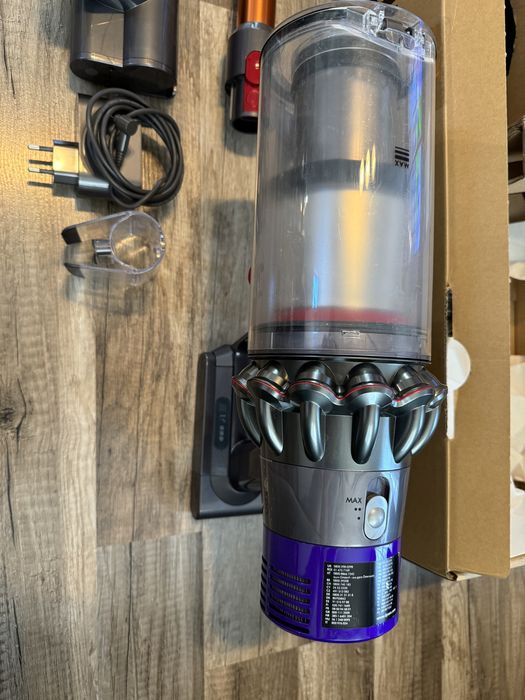 Aspirator Dyson v10 OFERTA