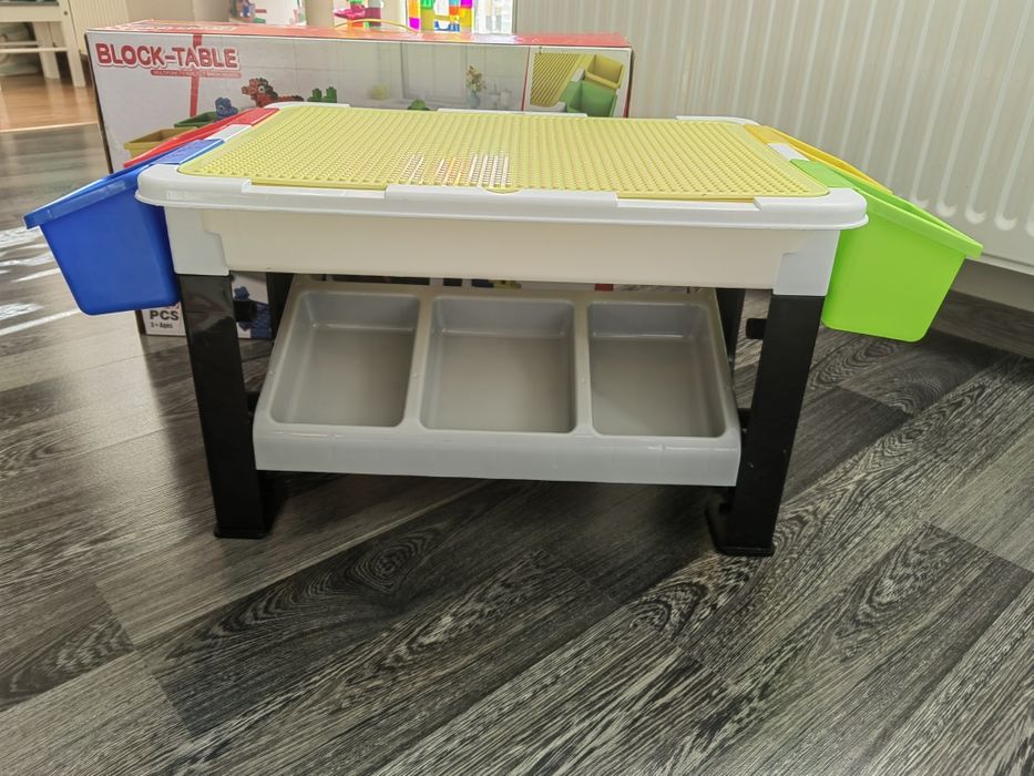 Маса за конструктор КАТО НОВА!