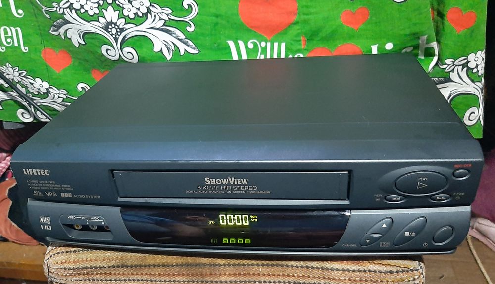 Vand videorecorder stereo 6 head în stare bună