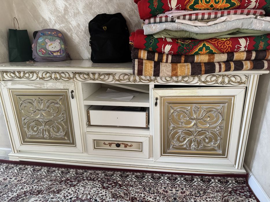 Комод для гостинной б/у