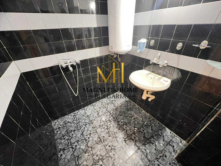 Чудесен двустаен апартамент с отделна кухня до ”ПМГ” в супер центъра