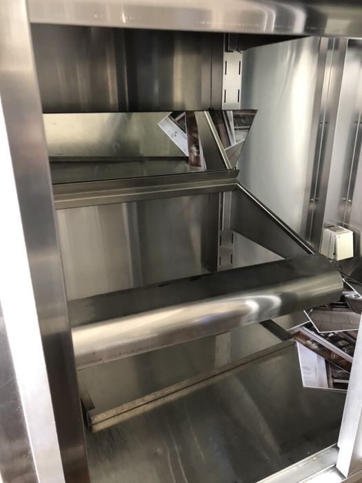 Хладилна витрина за месо