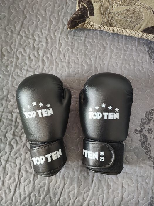 Боксёрские перчатки