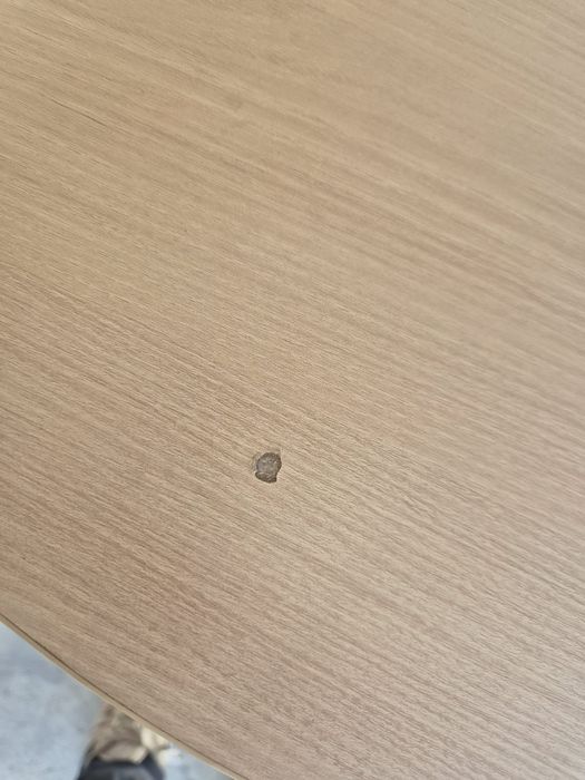 Кръгли маси с метални крака